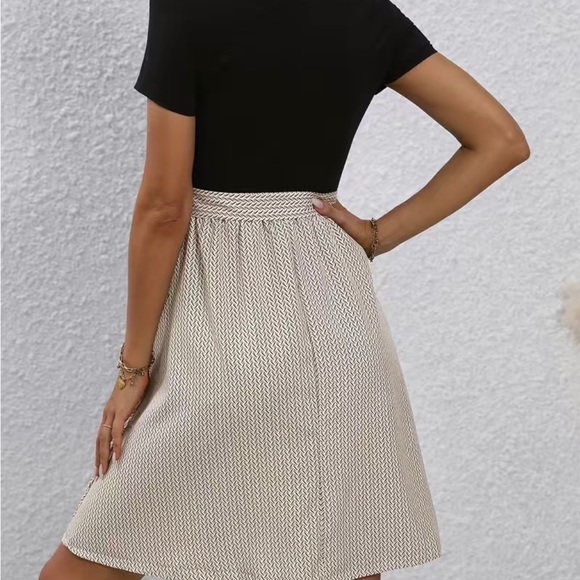 New Black and Tan Empire Waist Dress w/belt M//6 Crew Neck - Picture 2 of 4